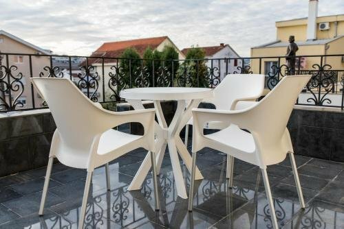 Hotel Crnogorska Kuća, Reserva ahora Hotel Hoteles en Podgorica con desayuno, Desayunos