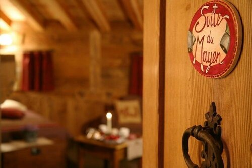 Hotel Letterario Locanda Collomb, Забронировать Отель Ла-Тюиль Mont Blanc - Italy