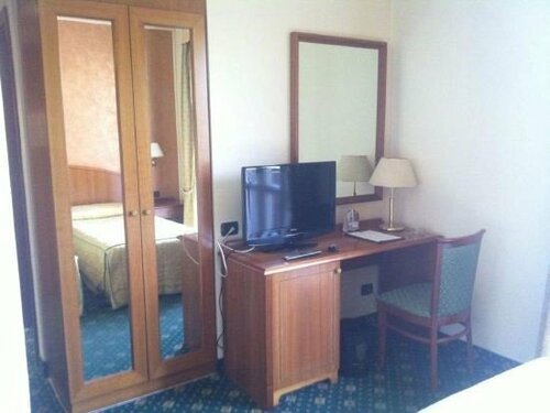 Hotel Visconti, Buchen Sie Hotel Melzo Lombardei
