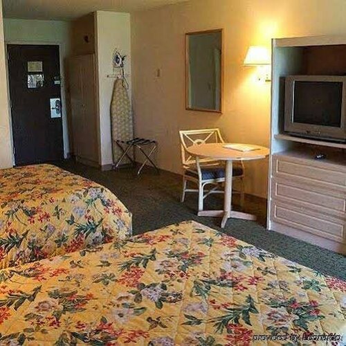 Rodeway Inn Clermont North, Забронировать Отель Клермонт Orlando Metropolitan Area