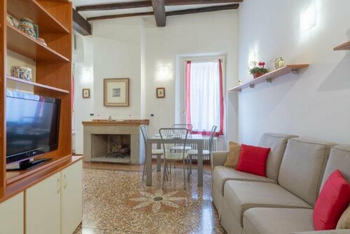 Tra le Due Torri e Piazza Santo Stefano Apartment, Забронировать Апартаменты/квартира Санто-Стефано Болонья, рядом с Национальная пинакотека Болоньи