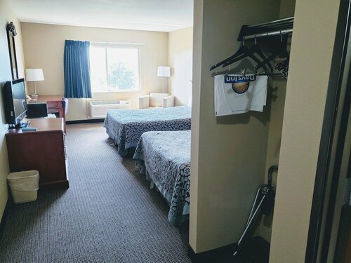 Days Inn & Suites by Wyndham Morris/I-80, Book Hotel Morris Illinois
