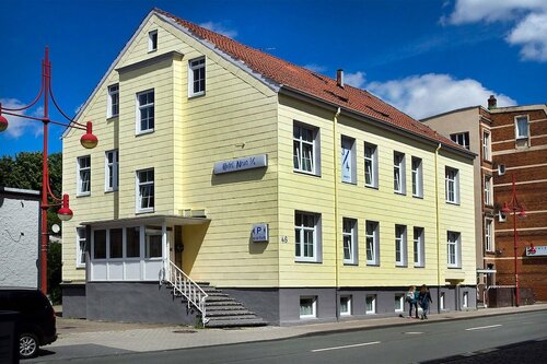 Hotel Neun 3/4, Забронировать Отель Отели Целле с парковкой, рядом с Круглосуточный музей искусств, Парковка