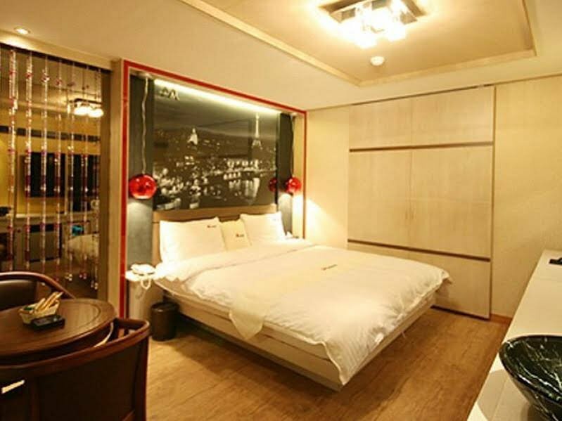 Z Motel Daeyeon Busan