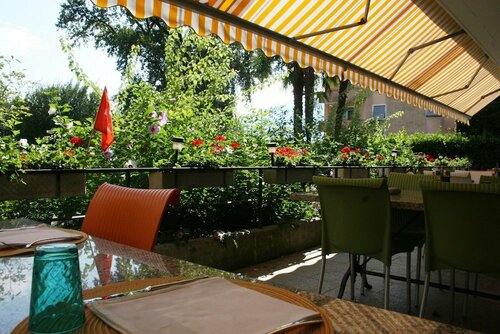 Rovere, Varaa Hotelli Losone 
