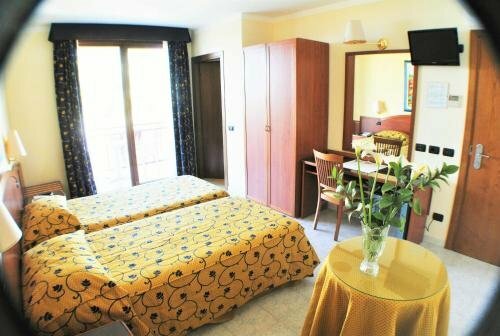Hotel Villa Olivo Resort 3S, Забронировать Курортный отель Курортные отели Венето, Курортный отель