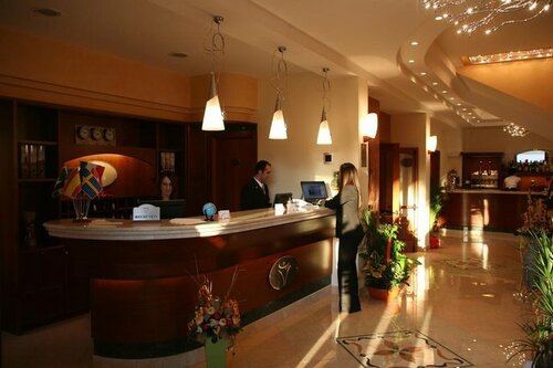 Ranch Palace Hotel, Забронировать Отель Отели Неаполя с завтраком, рядом с Больница «Мональди», Завтраки