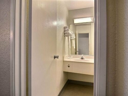 Motel 6-Tacoma, WA - Fife, Забронировать Мотель Отели Вашингтона с парковкой, Парковка