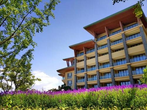 Hilton Dali Resort & Spa, Забронировать Курортный отель Дали Юньнань
