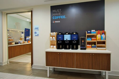 Holiday Inn Express & Suites West Des Moines - Jordan Creek by IHG, Забронировать Отель Отели Уэст-де-Мойн с бассейном, Бассейн