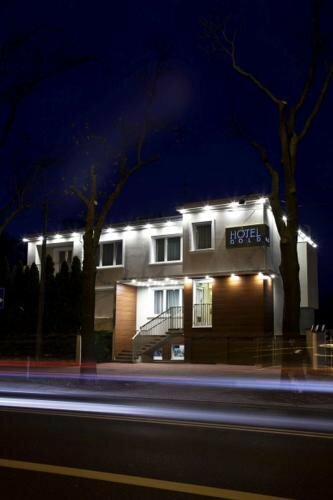 Hotel Gold, Забронировать Отель Ежице Познань, рядом с King Cross Marcelin