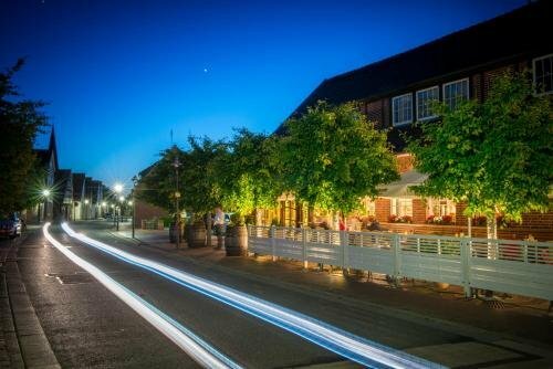 Hotel Rheinischer Hof, Забронировать Отель Динклаге Oldenburger Muensterland