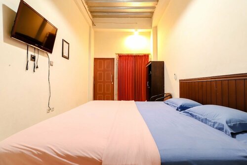 Hotel Cemara Surabaya, Забронировать Отель Воноколо провинция Восточная Ява