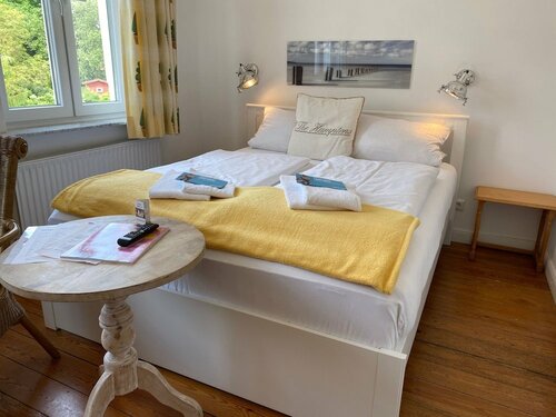 Villa Pension Strandhaus, Забронировать Гостевой дом Отели Травемюнде с парковкой, Парковка