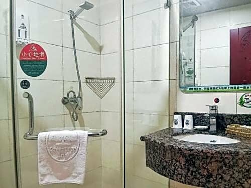 GreenTree Inn Tianjin Huanghe Ave Guangkai Metro Station Express Hotel, Забронировать Отель Hongqiao Тяньцзинь, рядом с Xibeijiao Station