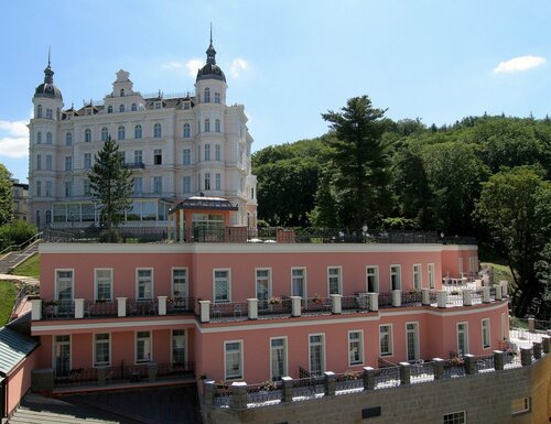 Hotel Bristol, Забронировать Отель Отели Карловых Варов с парковкой, рядом с Городской театр в Карловых Варах, Парковка
