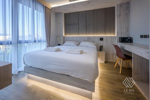 Le Bis Hotel, Забронировать Отель Отели Чиангмай с завтраком, рядом с Офис компании Elephant Care &amp; Grand Canyon Jumping, Завтраки
