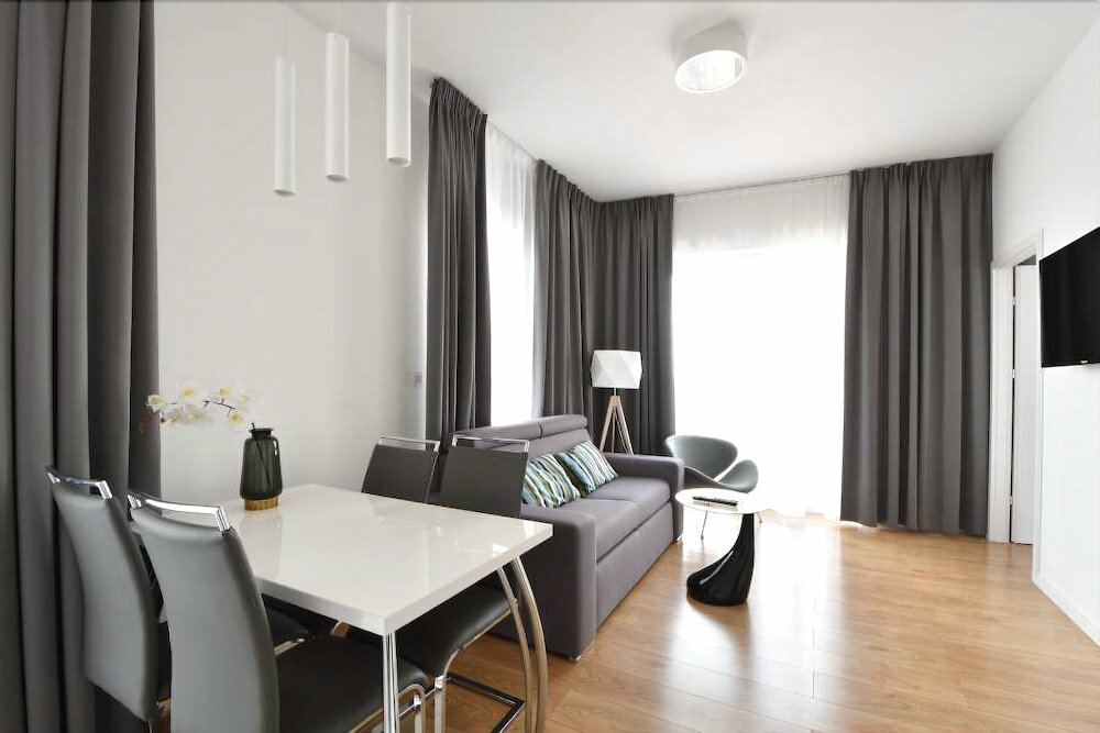 Varsovia Apartamenty Kasprzaka Street