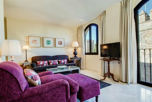 Suites Murillo Plaza Sta. Cruz, Забронировать Апарт-отель Апарт-отели Севильи, рядом с Ботанический сад Jardines de Murillo, Апарт-отель