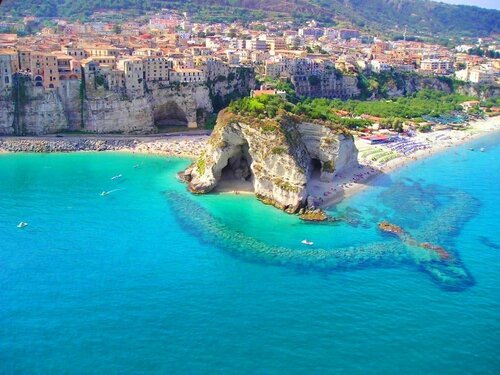 Apartment With one Bedroom in Tropea, With Wonderful sea View, Balcony, Book Lejlighed Tropea hoteller med parkering, Parkering