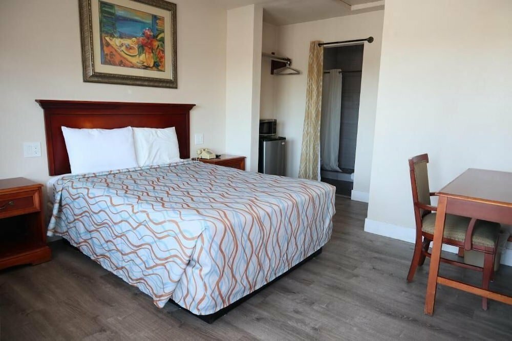 Capri Motel