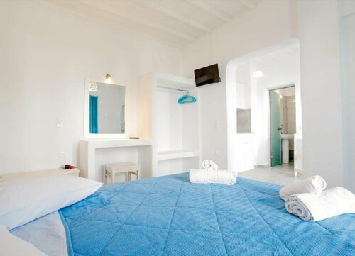 Elena Studios & Suites, Забронировать Гостевой дом Отели Орнос с бассейном, Бассейн