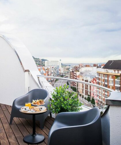 Hotel Nature Oviedo, Забронировать Отель Отели Овьедо с бассейном, рядом с Улица Гаскона, Бассейн