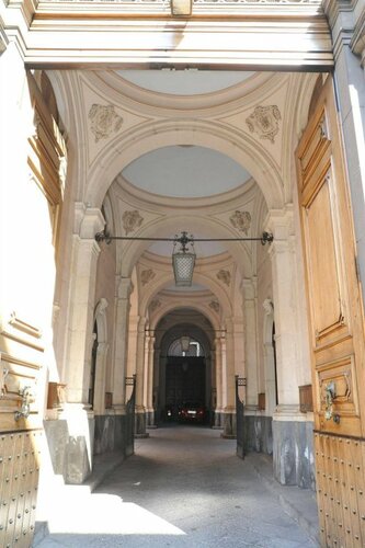Four Rooms Catania, Забронировать Отель Катания Сицилия, рядом с Giuffrida Metro Station