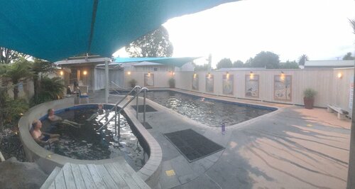 Athenree Hot Springs & Holiday Park, Book Mini-hotel Hoteller i Auckland Region med pool, Swimmingpool