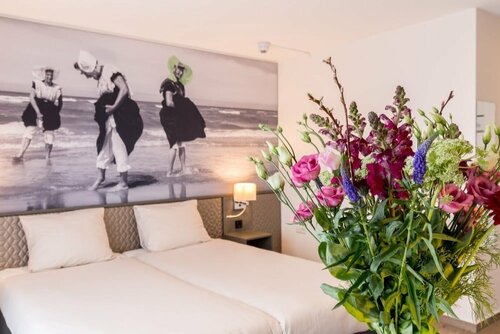 Strandhotel Bos en Duin, Забронировать Отель Осткапелле Зеландия