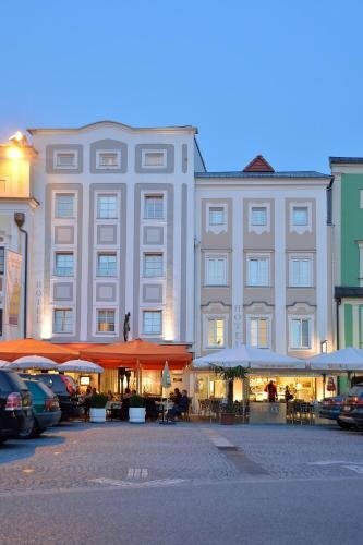 Hotel zum Goldenen Schiff, Rezervasyon Otel Enns Upper Austria