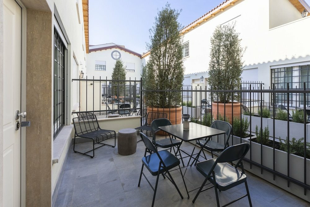 Lorenzo Home