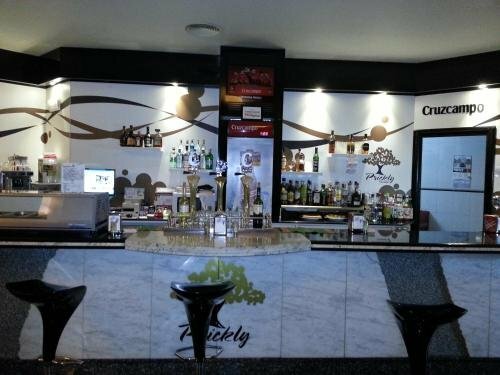 Hostal Prickly Cervecería, Забронировать Отель Вильяканьяс Toledo Province