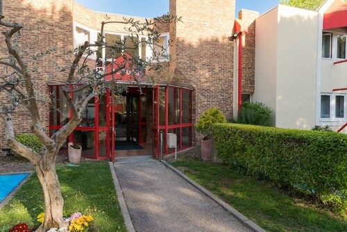The Originals City, Book Hotel Hoteller i Nîmes med parkering, Parkering