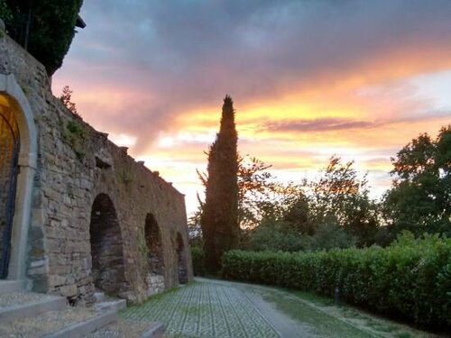 B&B Dimora Delle Donnole Bergamo Alta, Забронировать Отель «постель и завтрак» Отели Bergamo Province с парковкой, Парковка