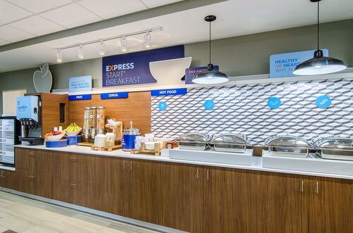 Holiday Inn Express & Suites Atchison, Rezerwuj Hotel Atchison Kansas