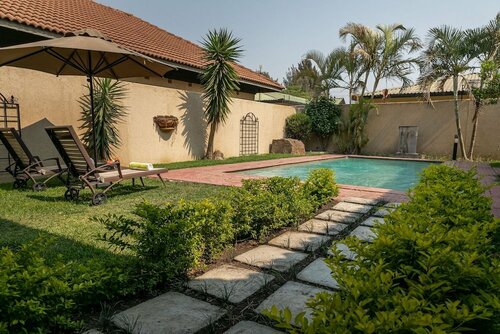 Fallsway Villas, Book Villa Hoteller i Lusaka med pool, Swimmingpool