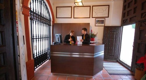 Hotel Hospederia San Francisco, Varaa Hotelli Hotellit Madrid pysäköinnillä, Pysäköinti