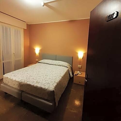 Albergo Centrale Tarcento, Забронировать Отель Тарченто Юлийские Альпы