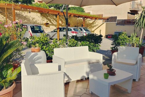 Bed and Breakfast Tiziana, Забронировать Отель «постель и завтрак» Отели Кастелламмаре-дель-Гольфо с парковкой, Парковка
