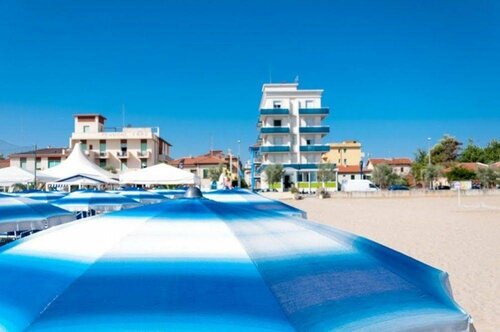 Hotel Sayonara, Забронировать Отель Отели в центре Сенигаллии с завтраком, отели в центре Сенигаллии с завтраком