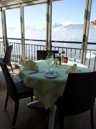 Hotel Restaurant Kulm, Varaa Hotelli Triesenberg hotellit, joissa on pysäköinti, Pysäköinti
