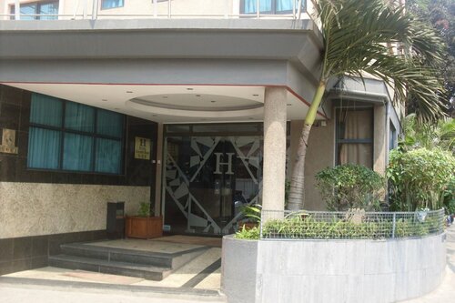 Golden Park Hotel, Rezerwuj Hotel Luanda Angola, w pobliżu Jumbo Hypermarket Luanda