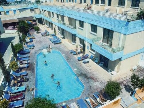 Paloma Hotel Apartments, Boek Hotel Famagusta Hotels met een Zwembad, Zwembad