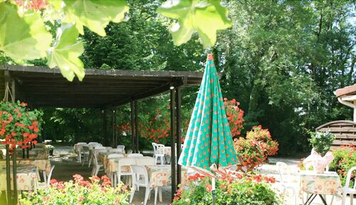 Doubs Rivage, Book Hotel Hoteller i Burgund med parkering, Parkering
