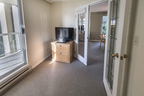 Woodrun Lodge 209 by Outpost Whistler, Забронировать Апартаменты/квартира Апартаменты Уистлер, рядом с Chateau Whistler Golf Course, Апартаменты/квартира