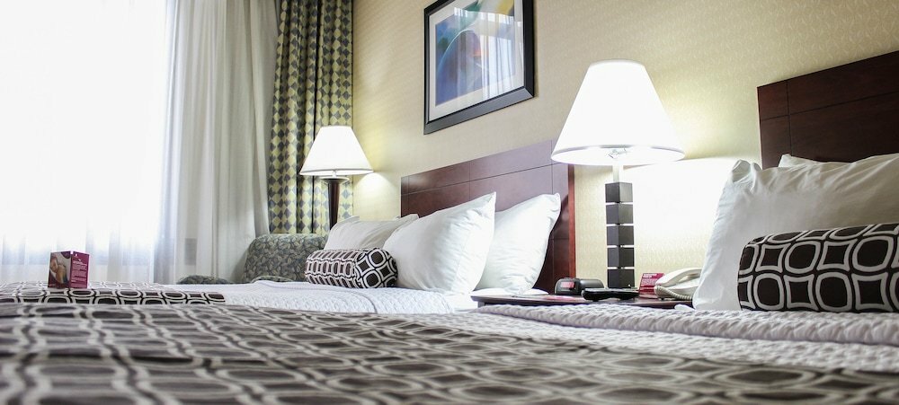 Quality Inn & Suites Cleveland Airport