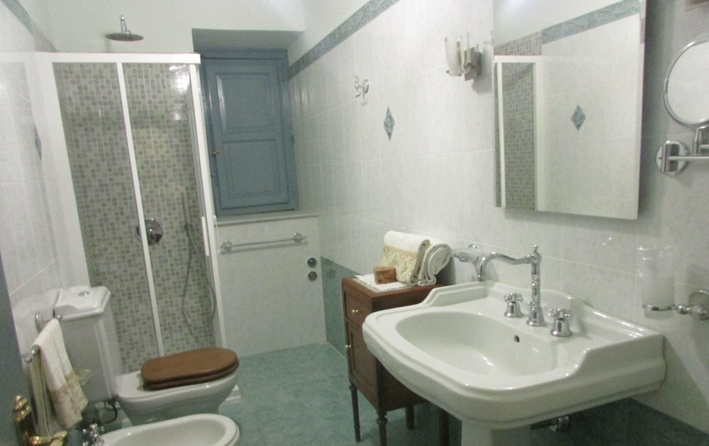 Alexander Art Nouveau Suites