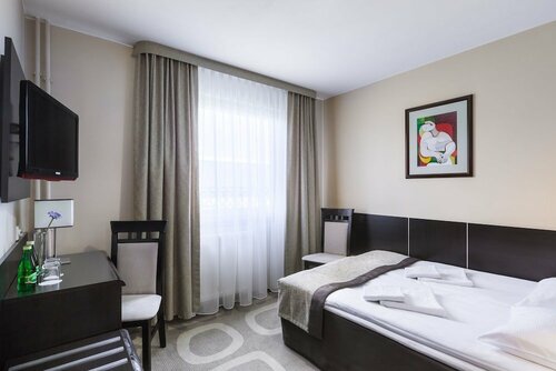 Hotel Picaro Żarska Wieś Północ A4 kierunek Niemcy, Réserver Hôtel Hôtels à Basse-Silésie avec parking, Parking