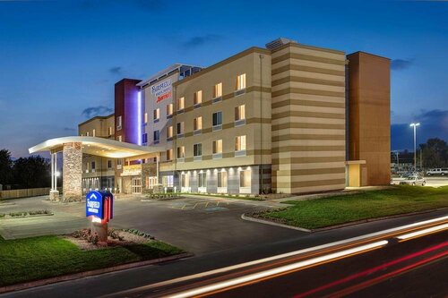 Fairfield Inn & Suites by Marriott Fresno North/Shaw Avenue, Prenota Hotel Fresno 